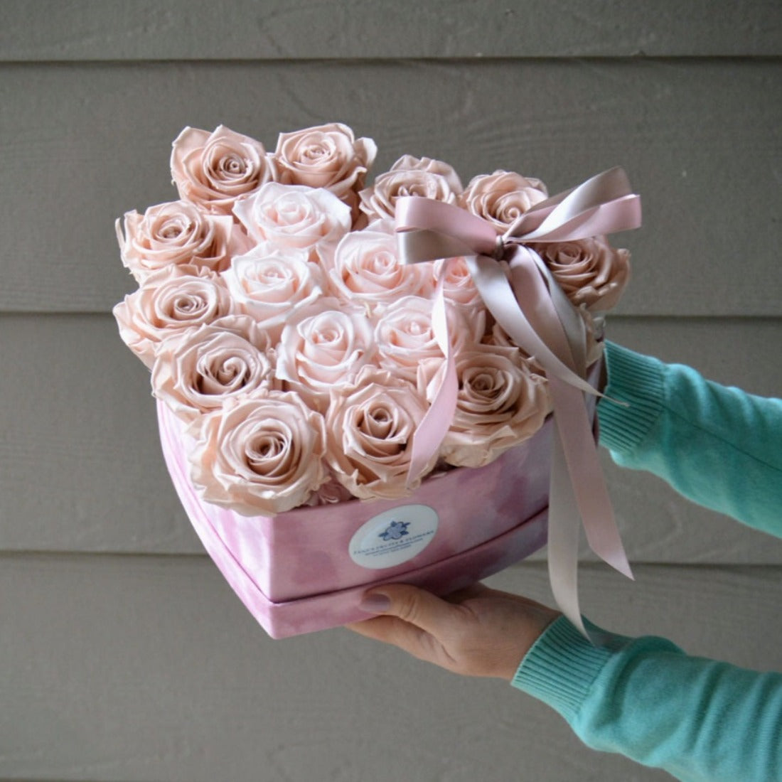 Pearl Champagne Bouquet (preserved roses)