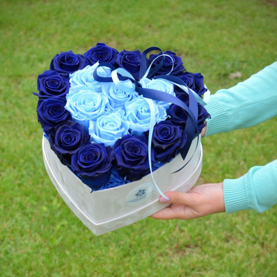 Blue Moon Bouquet (preserved roses)