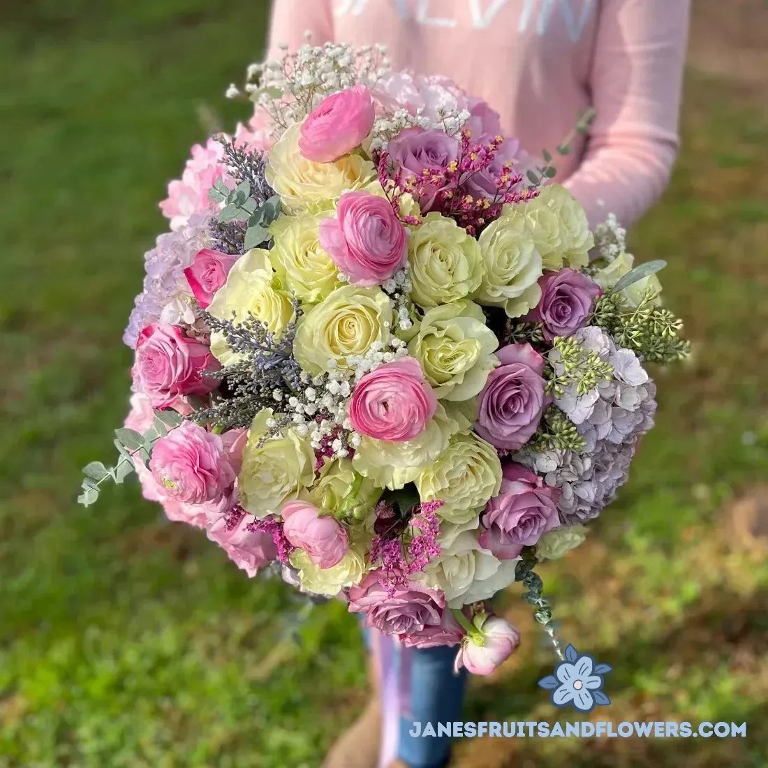 D'amour Bouquet - Janes Fruits And Flower