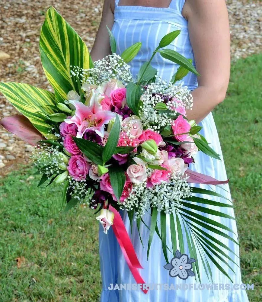 Lily's Dream Bouquet - Jane's Fruits And Flowers