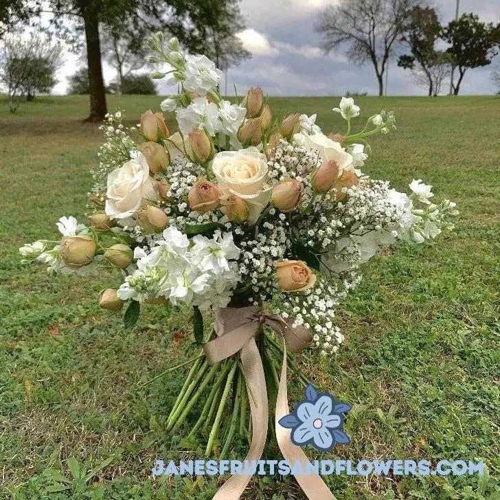 Victoria Bouquet - Jane's Fruits And Flowers