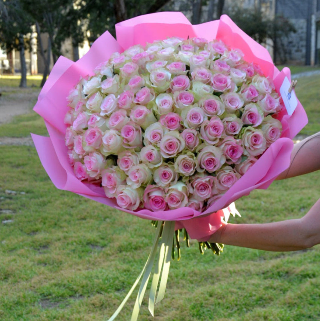 100 Pink Roses Bouquet