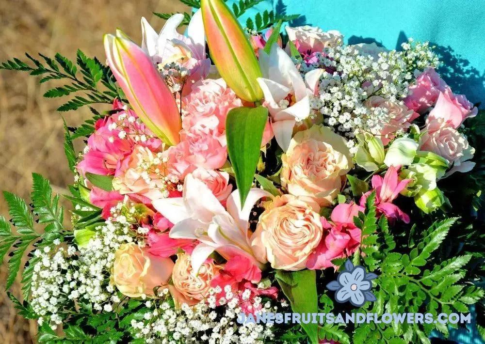 Lily Bouquet - Janes Fruits and Flowers