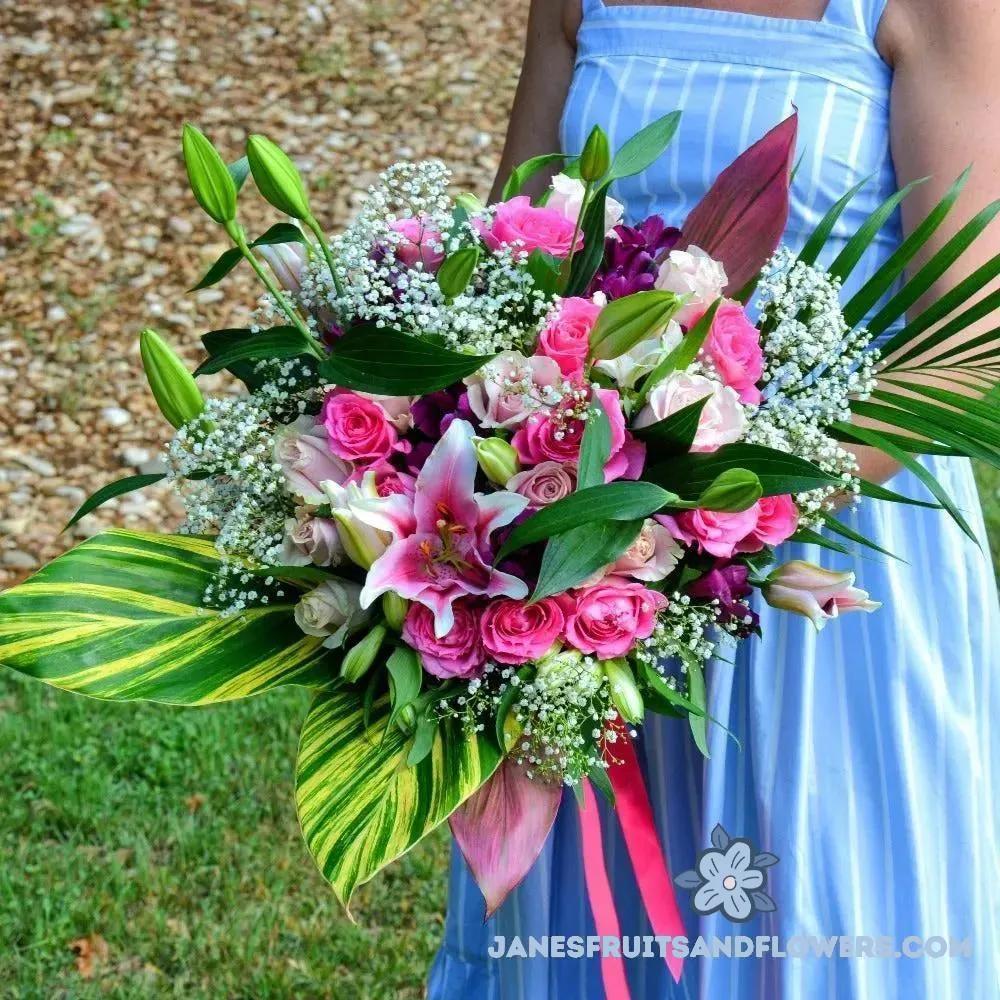 Lily's Dream Bouquet - Jane's Fruits And Flowers