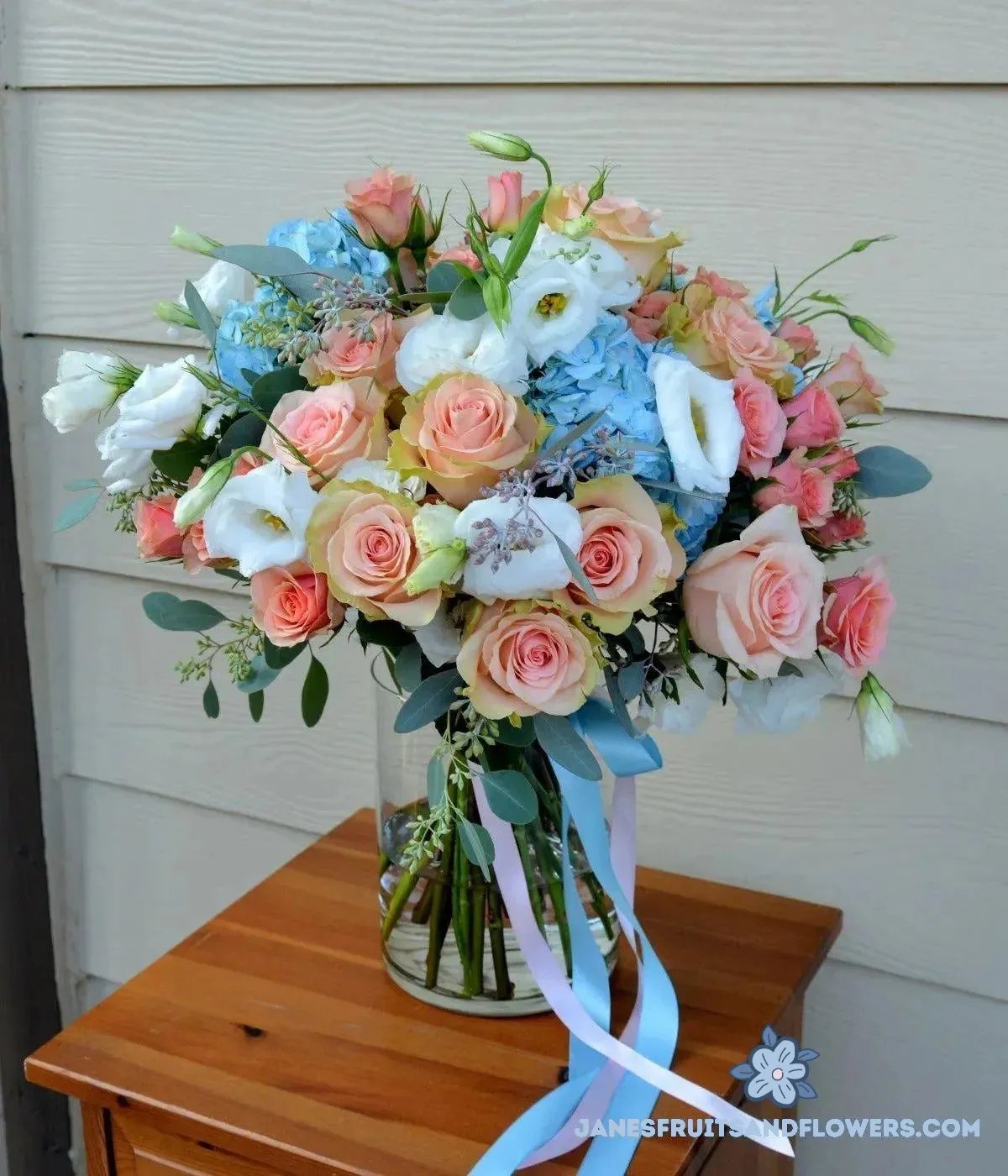 Beautiful Love Story Bouquet - Jane's Fruits And Flowers