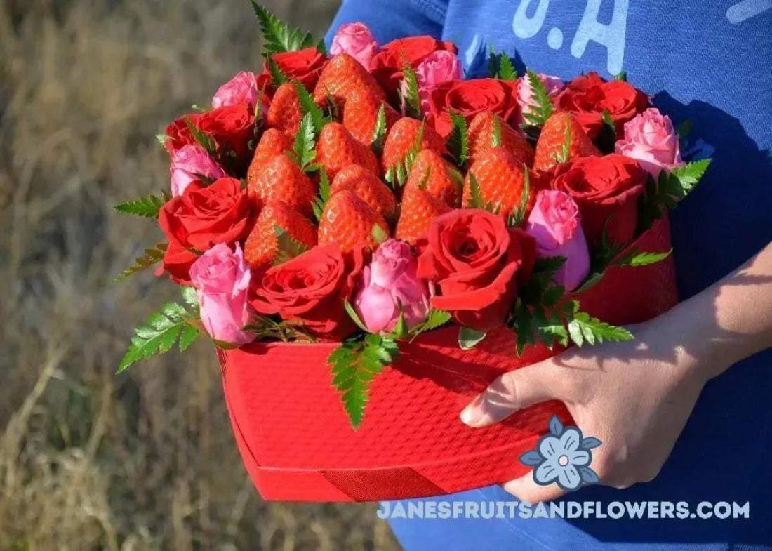 Red Heart Bouquet - Jane's Fruits And Flowers