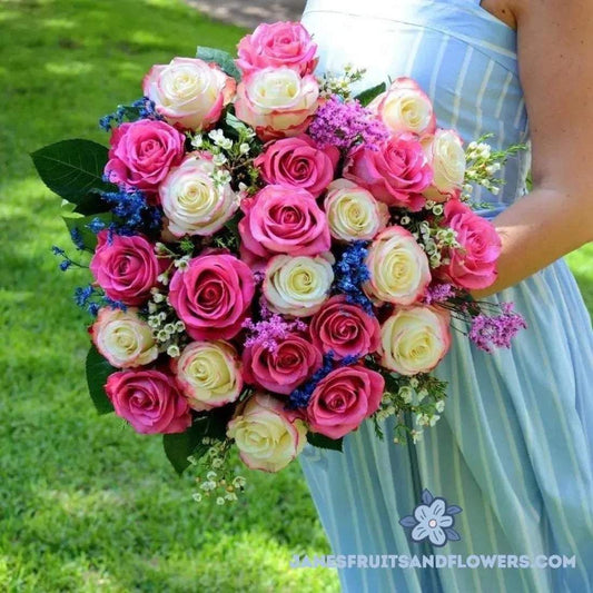 Symphony Of Roses Bouquet - Jane's Fruits And Flowers