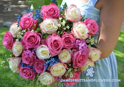 Symphony Of Roses Bouquet - Jane's Fruits And Flowers