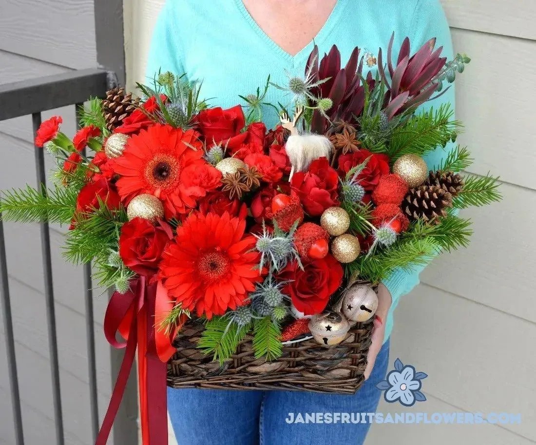 Very Merry Christmas Bouquet - Jane's Fruits And Flowers
